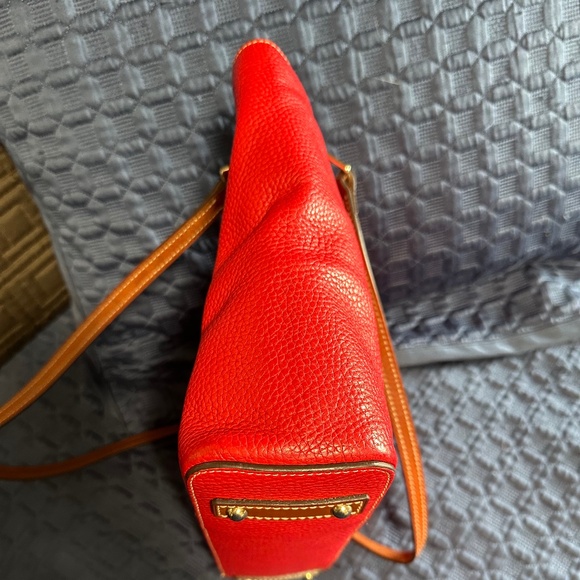 Dooney and Bourke Lexington shopper - Picture 4 of 12